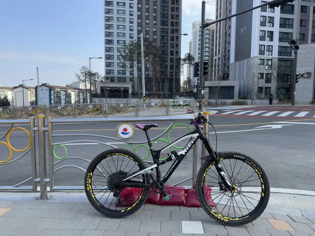 누크프루프 메가 275 대차/판매 풀샥mtb